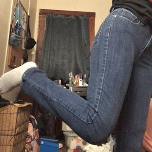 Levi’s mid rise skinny Jeans